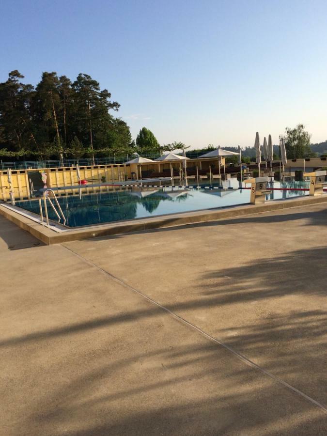 Ruhiges Gaestezimmer Winterthur Exterior foto